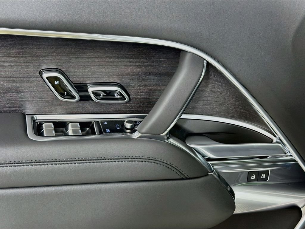 New 2026 Fuji White Land Rover SE 7 Seats image 18