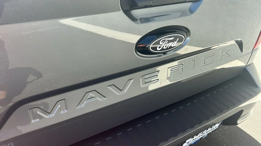 New 2025 Carbonized Gray Metallic Ford Lobo™ image 7
