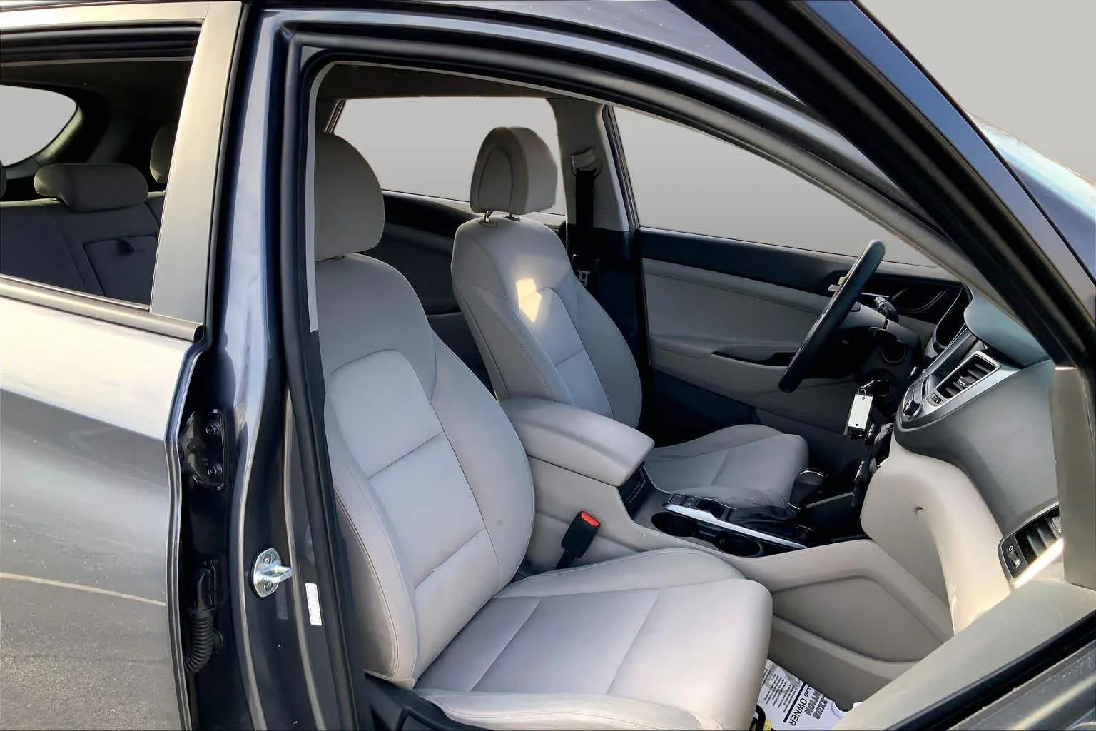 Used 2018 Coliseum Gray Hyundai SEL image 9