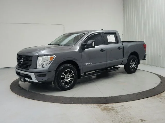 Used 2024 Gray Nissan SV image 4