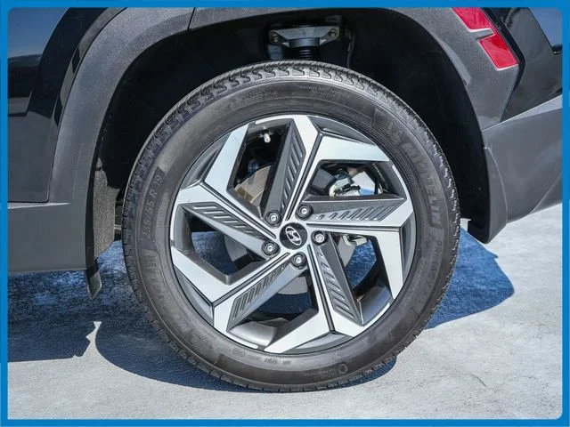 Used 2023 Black Hyundai SEL image 13