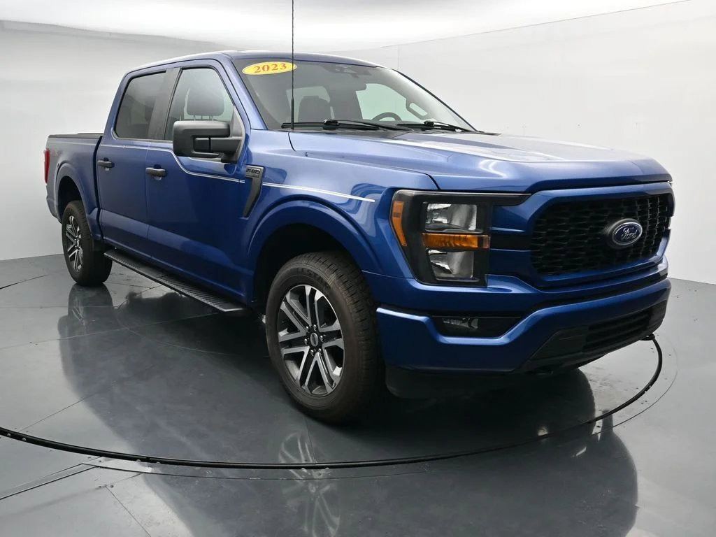 Used 2023 Blue Ford XL image 1