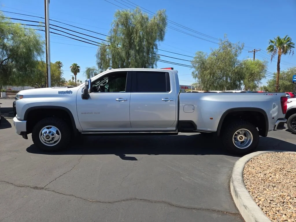 Used 2022 Silver Ice Metallic Chevrolet High Country DRW image 3