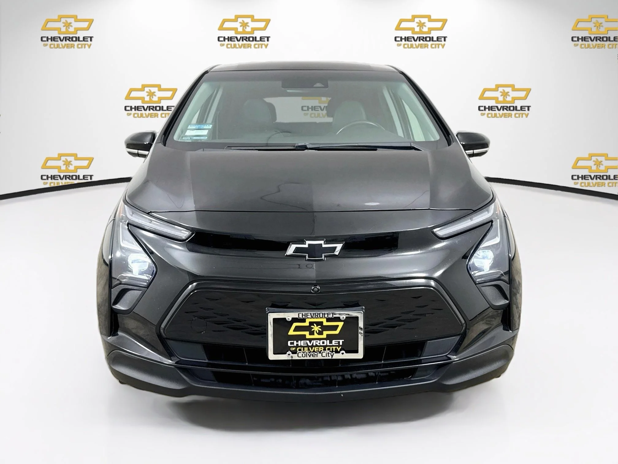 Used 2023 MOSAIC BLACK METALLIC Chevrolet 2LT image 2