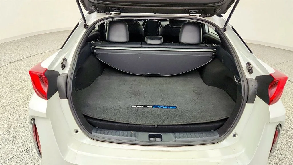 Used 2021 Wind Chill Pearl Toyota XLE image 19