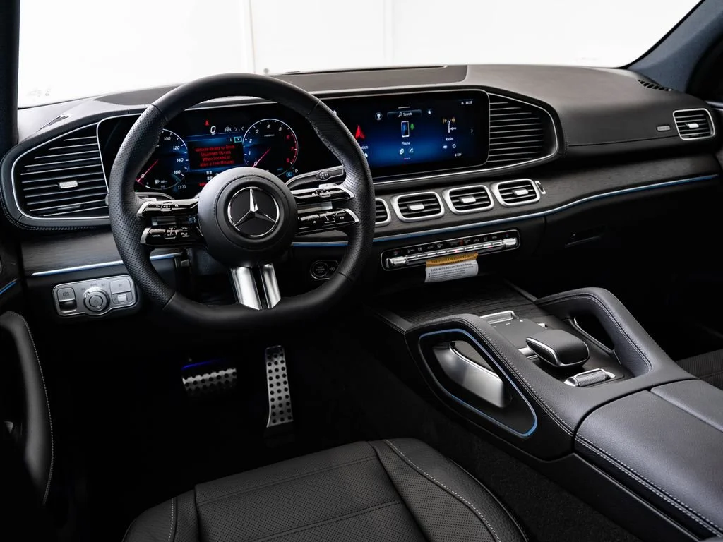 New 2026 Manufaktur Signature Silicon Gray Mercedes-Benz GLS 450 image 4