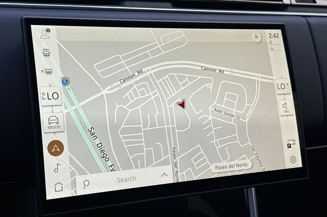 New 2026 Ostuni Pearl White Land Rover SE image 17