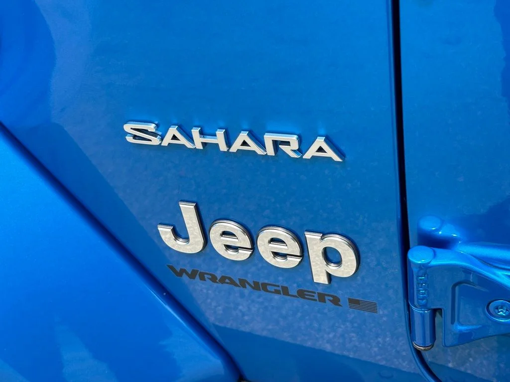 Used 2024 Blue Jeep Sahara image 15