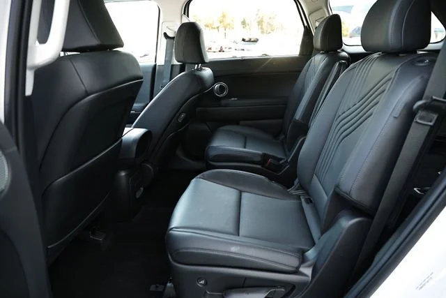 Used 2026 Creamy White Pearl Hyundai SEL Convenience image 24