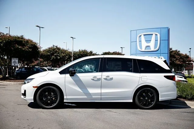 New 2026 Platinum White Pearl Honda Sport-L image 5