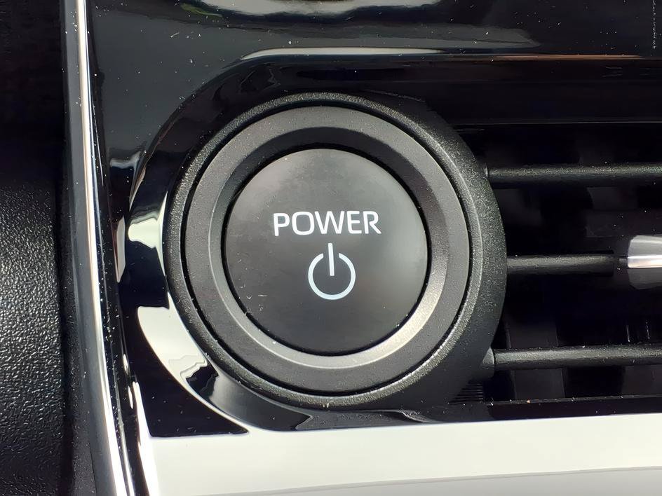Certified Used 2023 Pearl Toyota Limited image 23