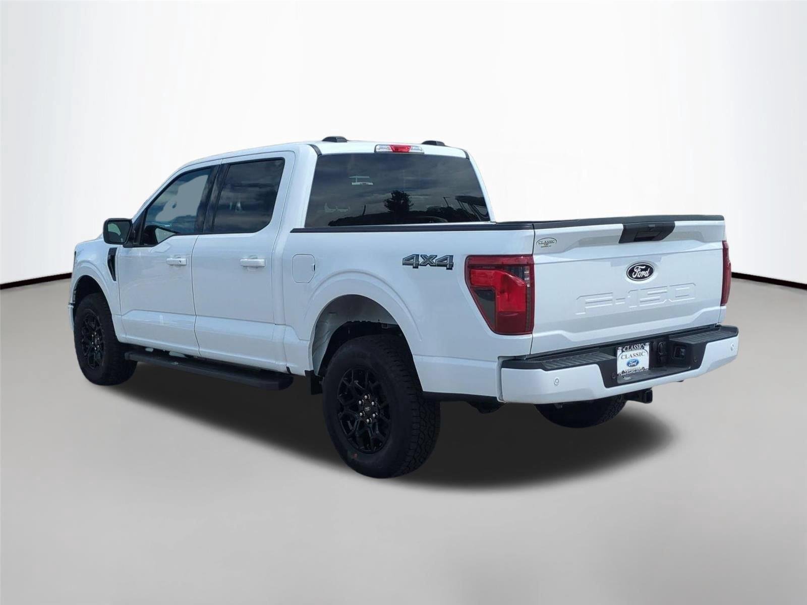 New 2026 Oxford White Ford XLT image 3