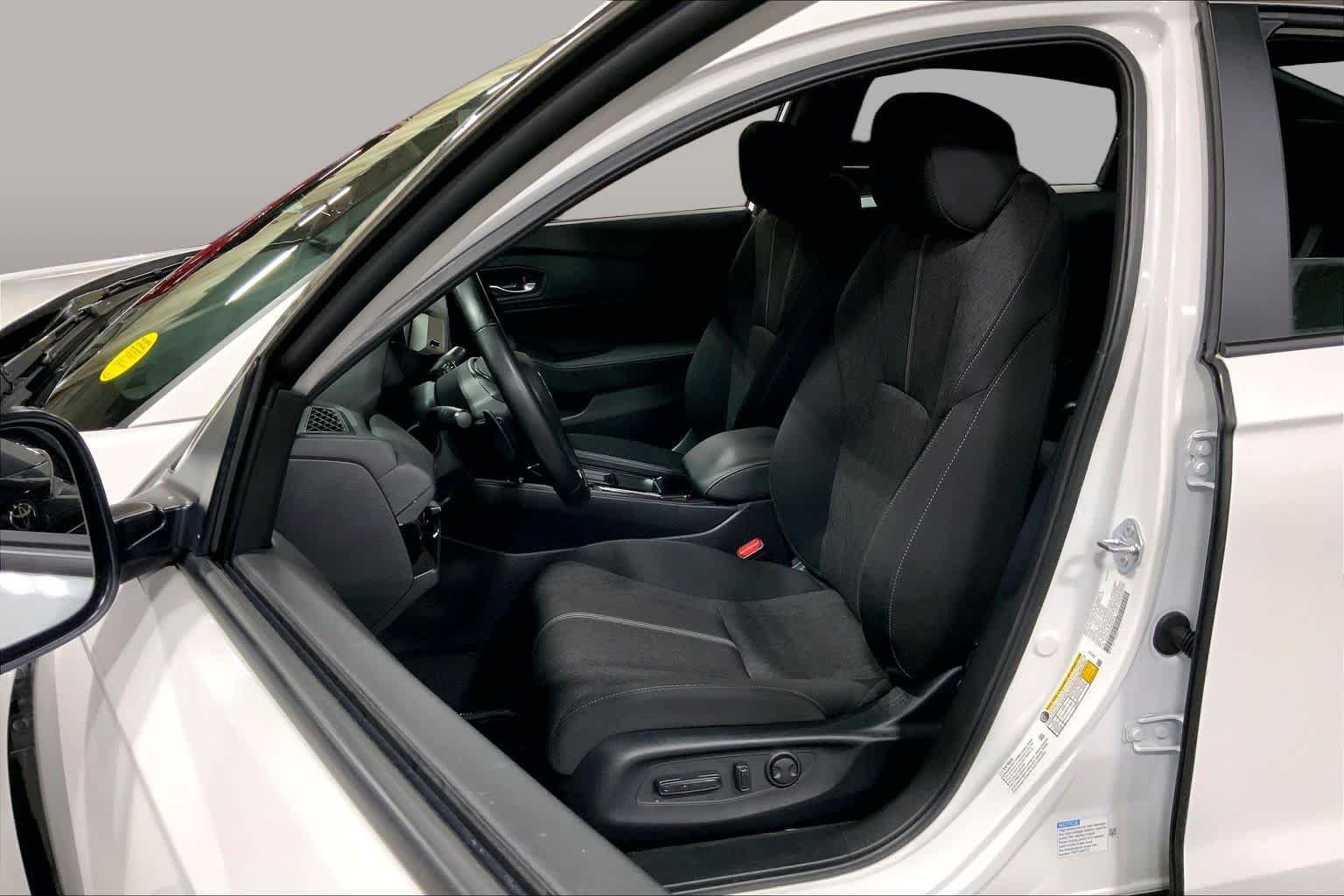Used 2025 Platinum White Pearl Honda Sport image 8