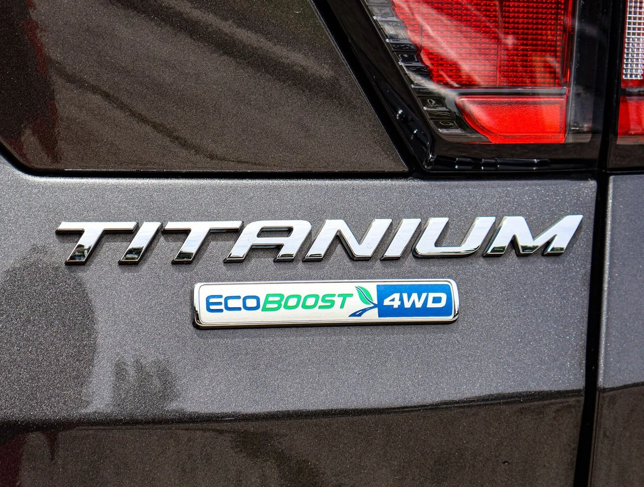 Used 2018 Magnetic Ford Titanium image 7