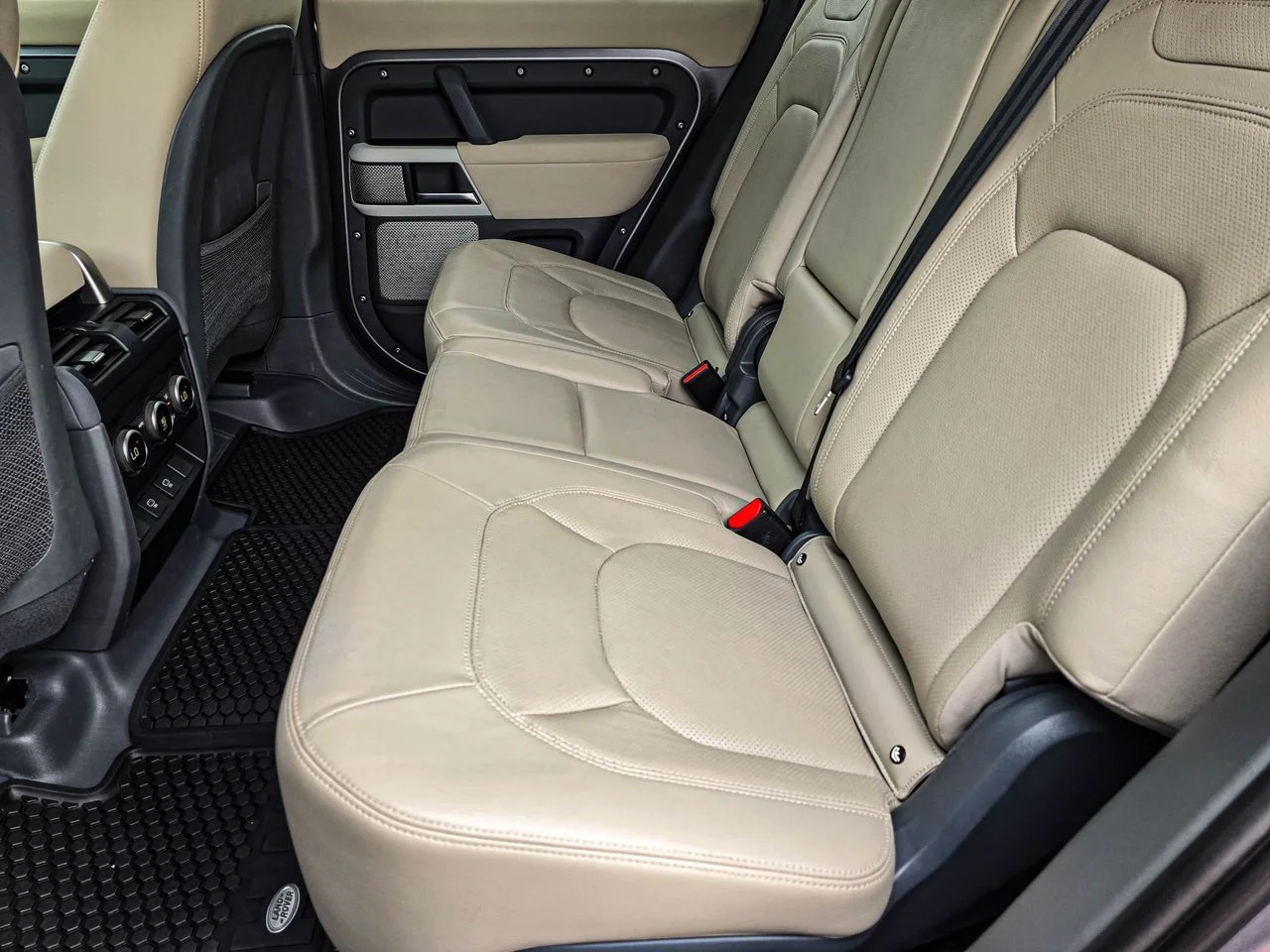 Used 2023 Gondwana Stone Land Rover S image 35