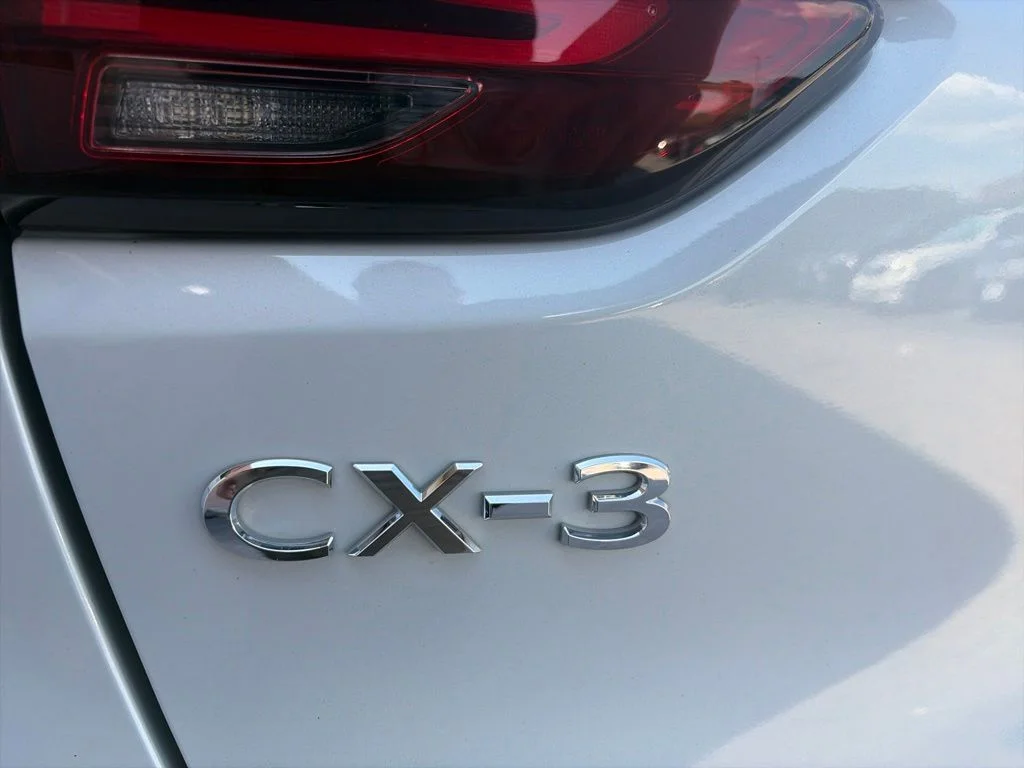 Used 2021 White Mazda Sport image 10
