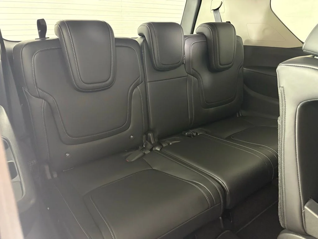 2026 Nissan Armada SV - Photo 18