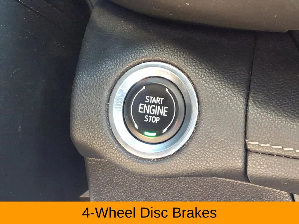 Certified Used 2023 WHITE FROST TRICOAT Buick Essence image 13