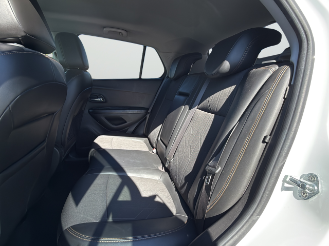 Used 2019 White Chevrolet LT image 27