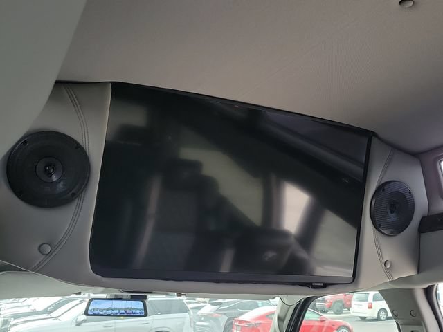 Used 2025 Special Exterior Color GMC Work Van image 27