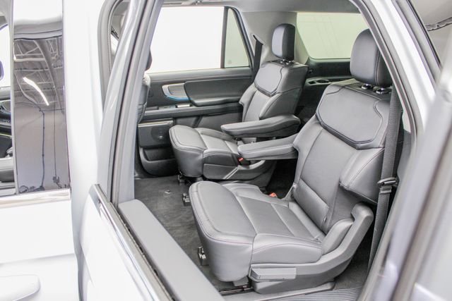 New 2026 Space Silver Metallic Ford MAX Platinum® image 18