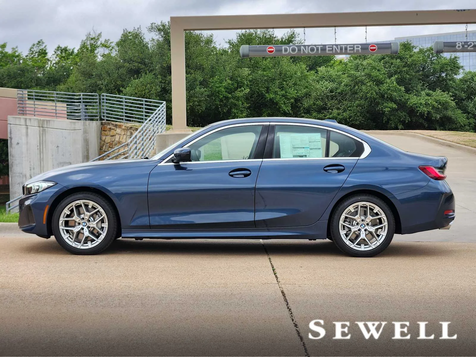 New 2026 Arctic Race Blue metallic BMW 330i NA image 2