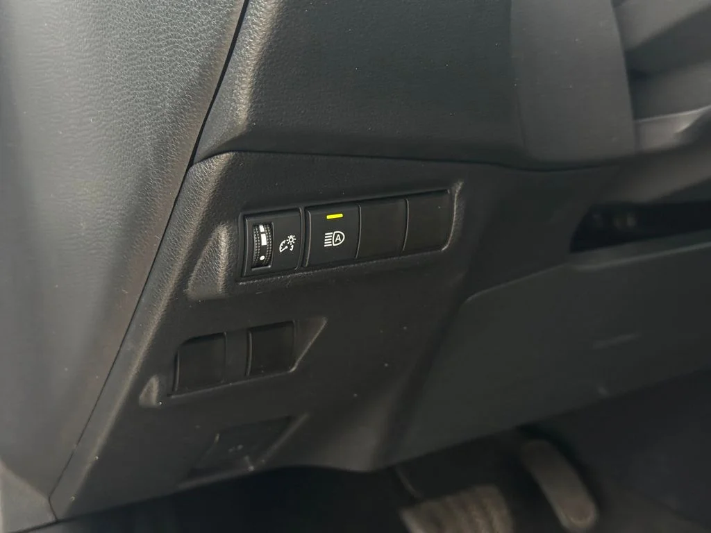 Certified Used 2025 Silver Toyota XLE image 7