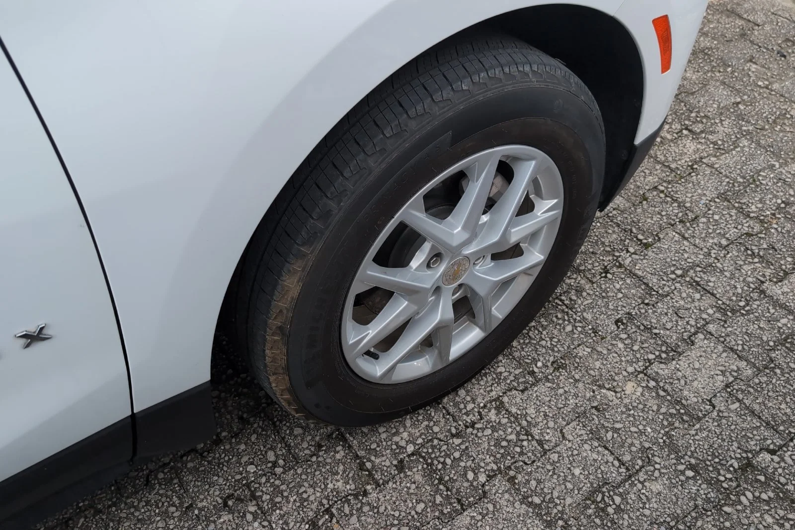 Used 2022 SUMMIT WHITE Chevrolet LS image 5