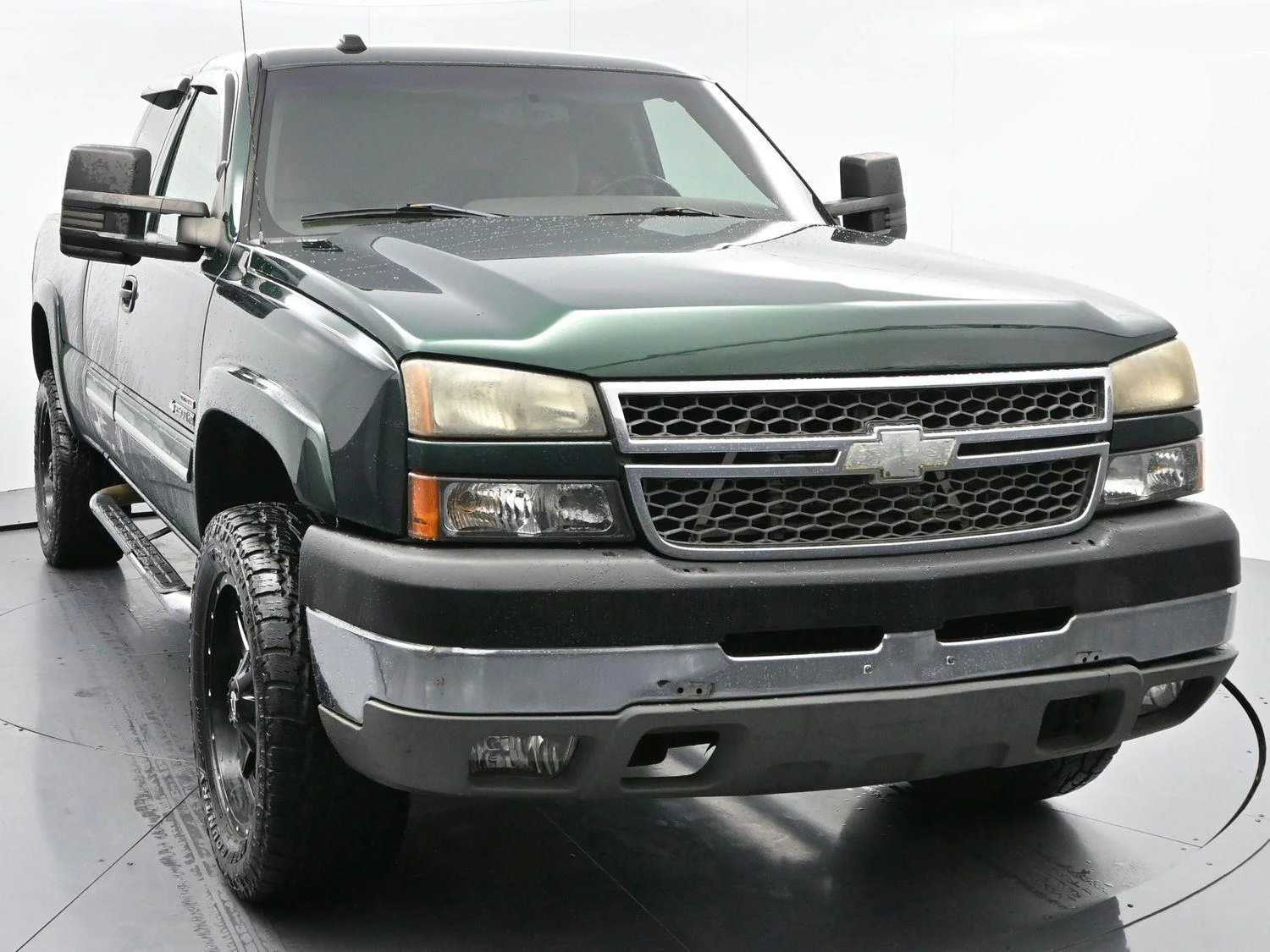 Used 2005 Dark Green Metallic Chevrolet LS image 2