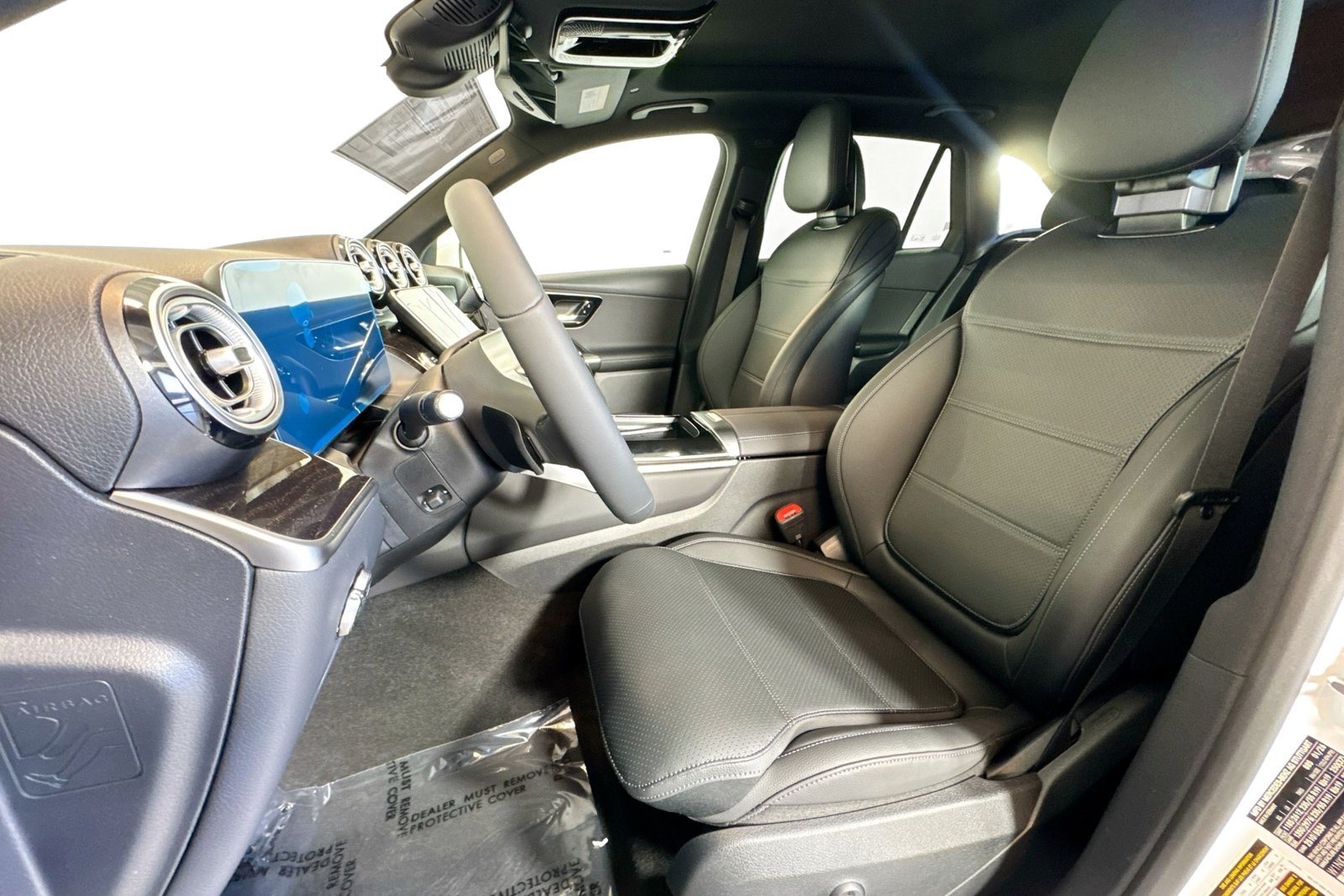 New 2026 MANUFAKTUR Moonlight White Metallic Mercedes-Benz GLC 300 image 18