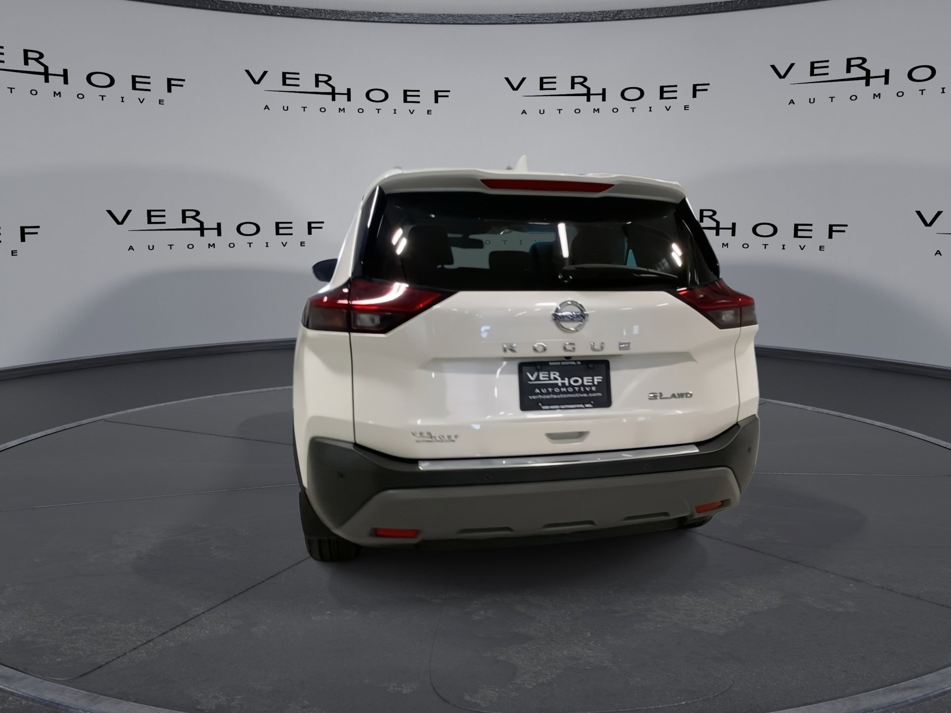 Used 2021 White Nissan SL image 7