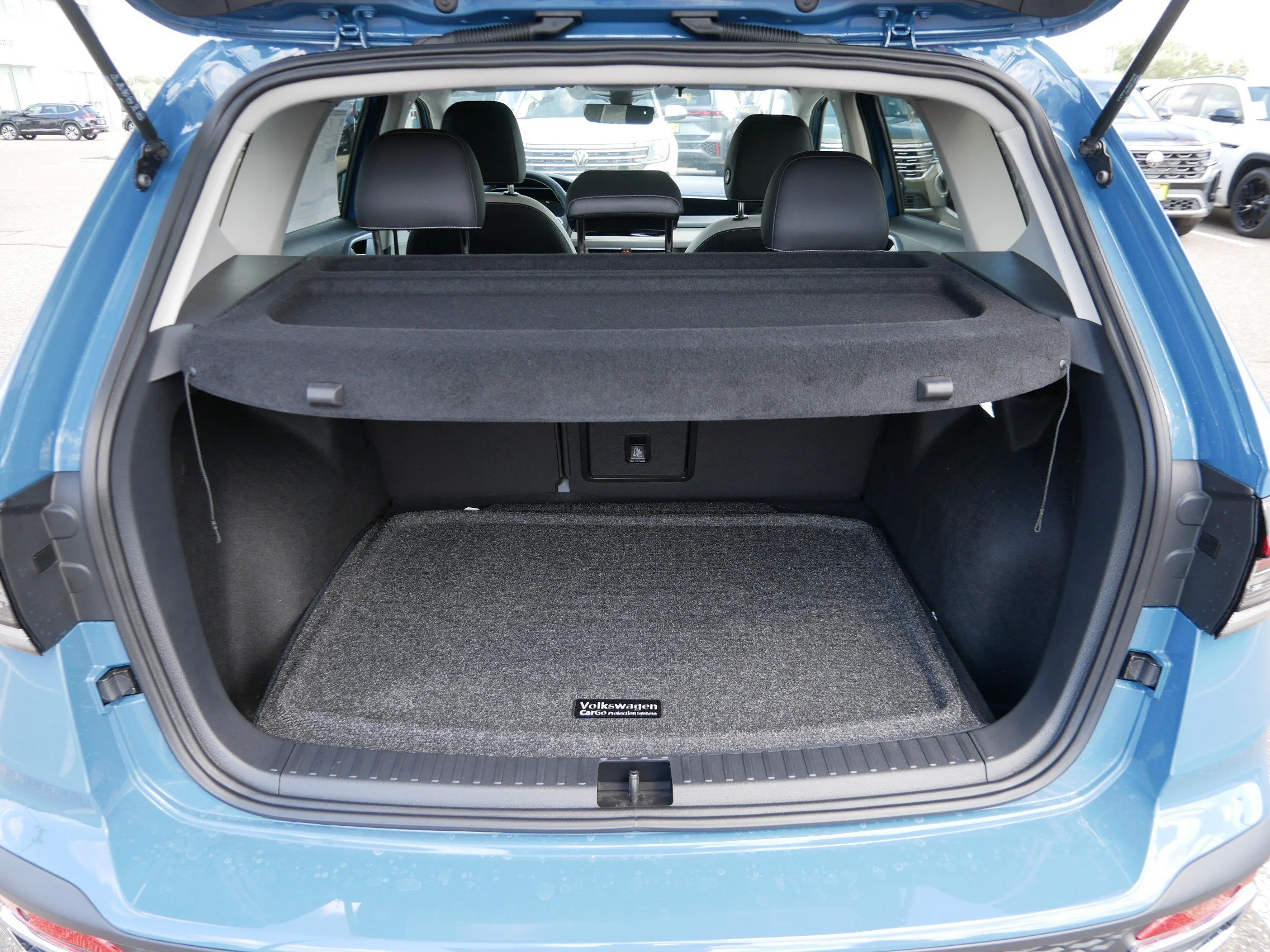 New 2026 Monterey Blue Pearl Volkswagen SE image 6