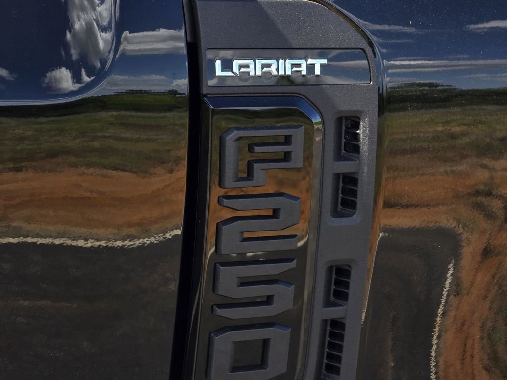New 2026 Agate Black Metallic Ford F-250® Lariat® image 41