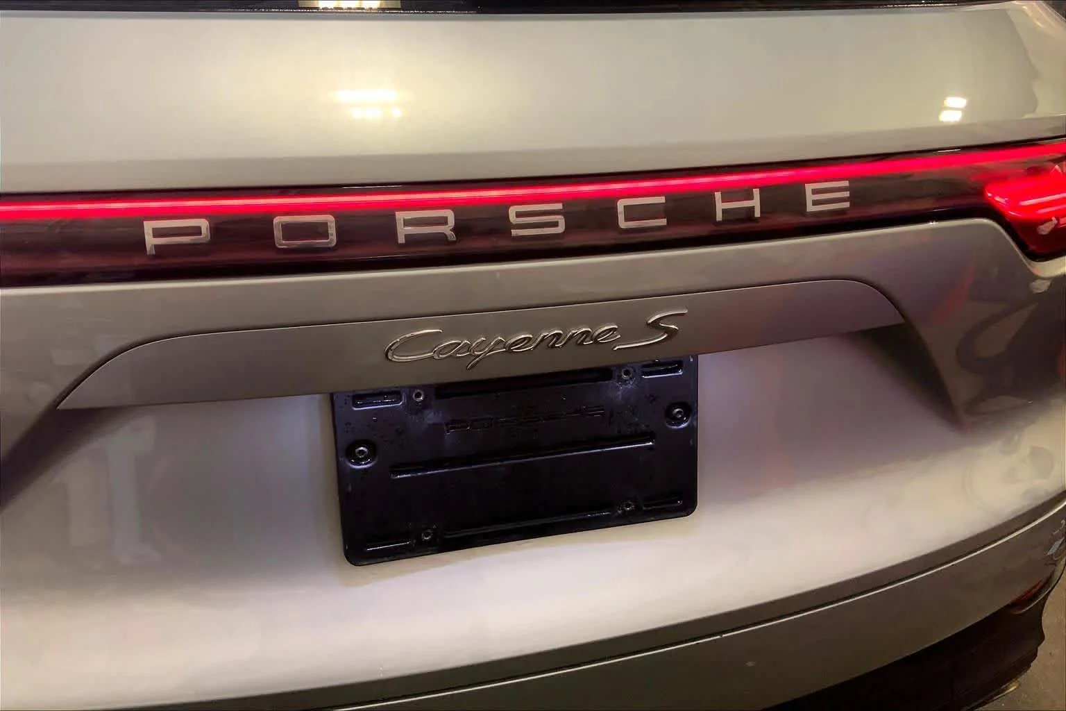 Used 2020 Dolomite Silver Metallic Porsche S image 17