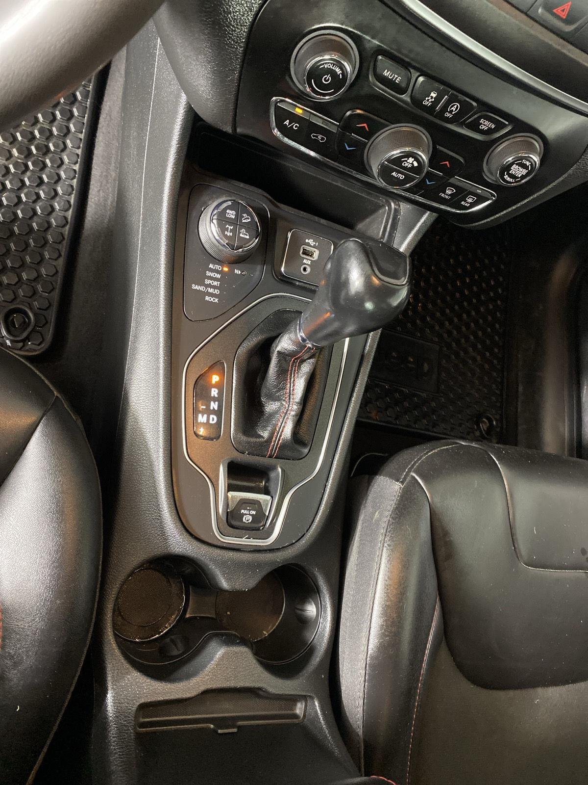 Used 2022 Hydro Blue Pearlcoat Jeep Trailhawk image 22
