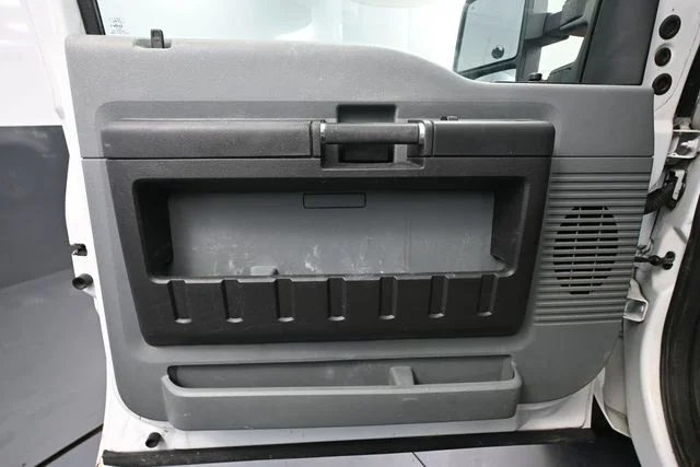 Used 2014 White Ford XL image 18