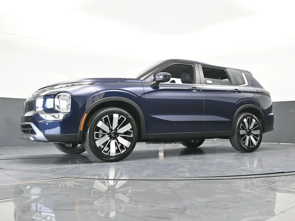 New 2026 Cosmic Blue Metallic Mitsubishi SE image 57