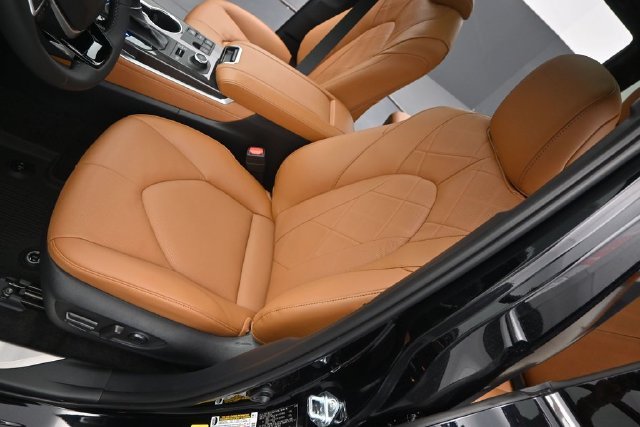 New 2026 Midnight Black Metallic Toyota Platinum image 10