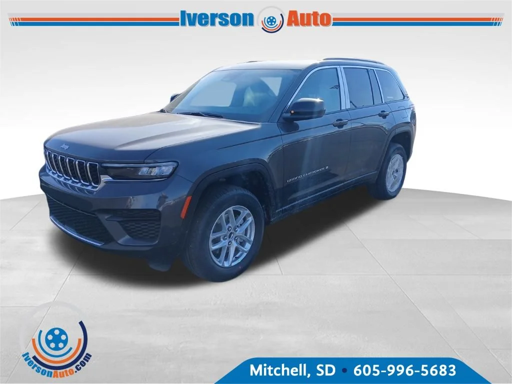 New 2026 Baltic Gray Metallic Clear-Coat Exterior Paint Jeep Laredo X image 33