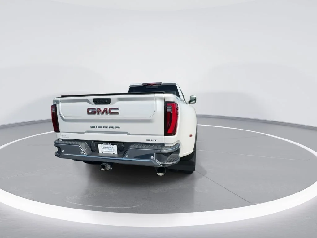 Used 2025 White GMC SLT image 8