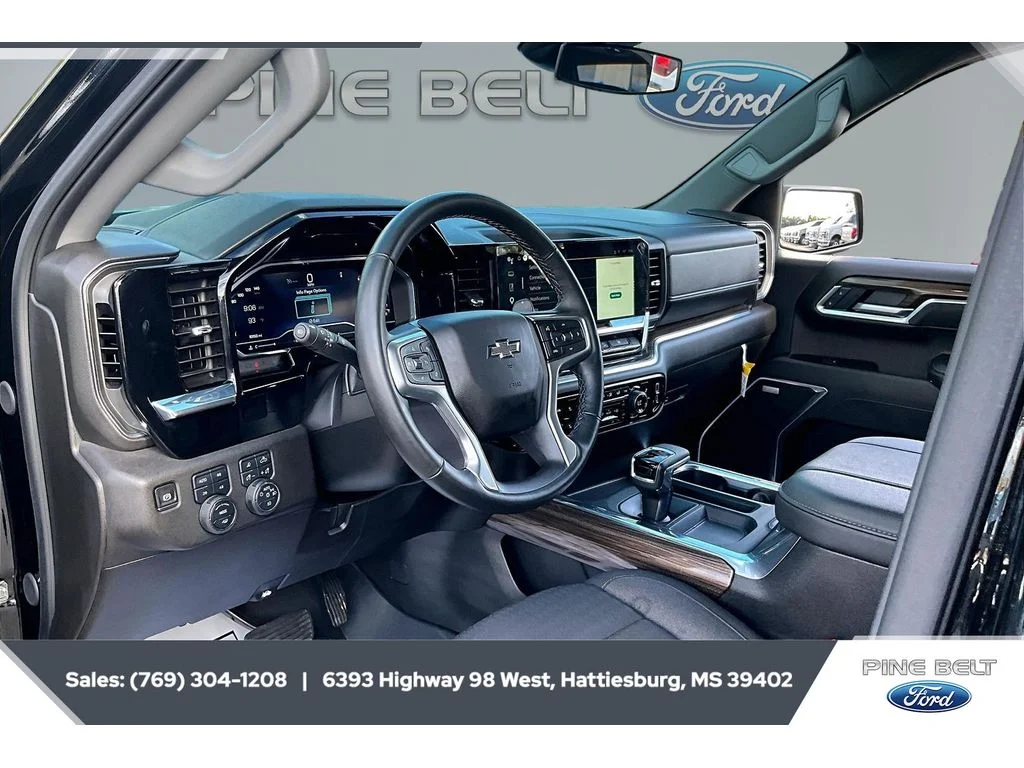 Used 2025 Black Chevrolet RST image 13