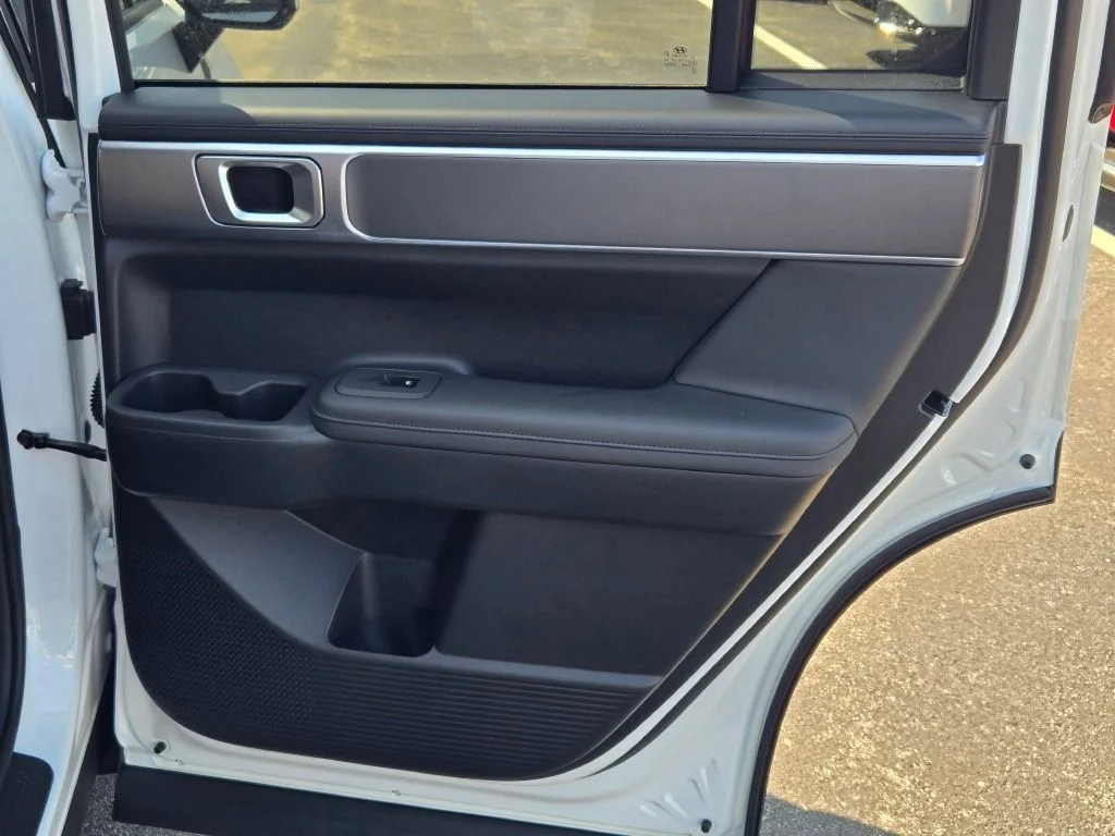 New 2027 White Hyundai SEL image 8