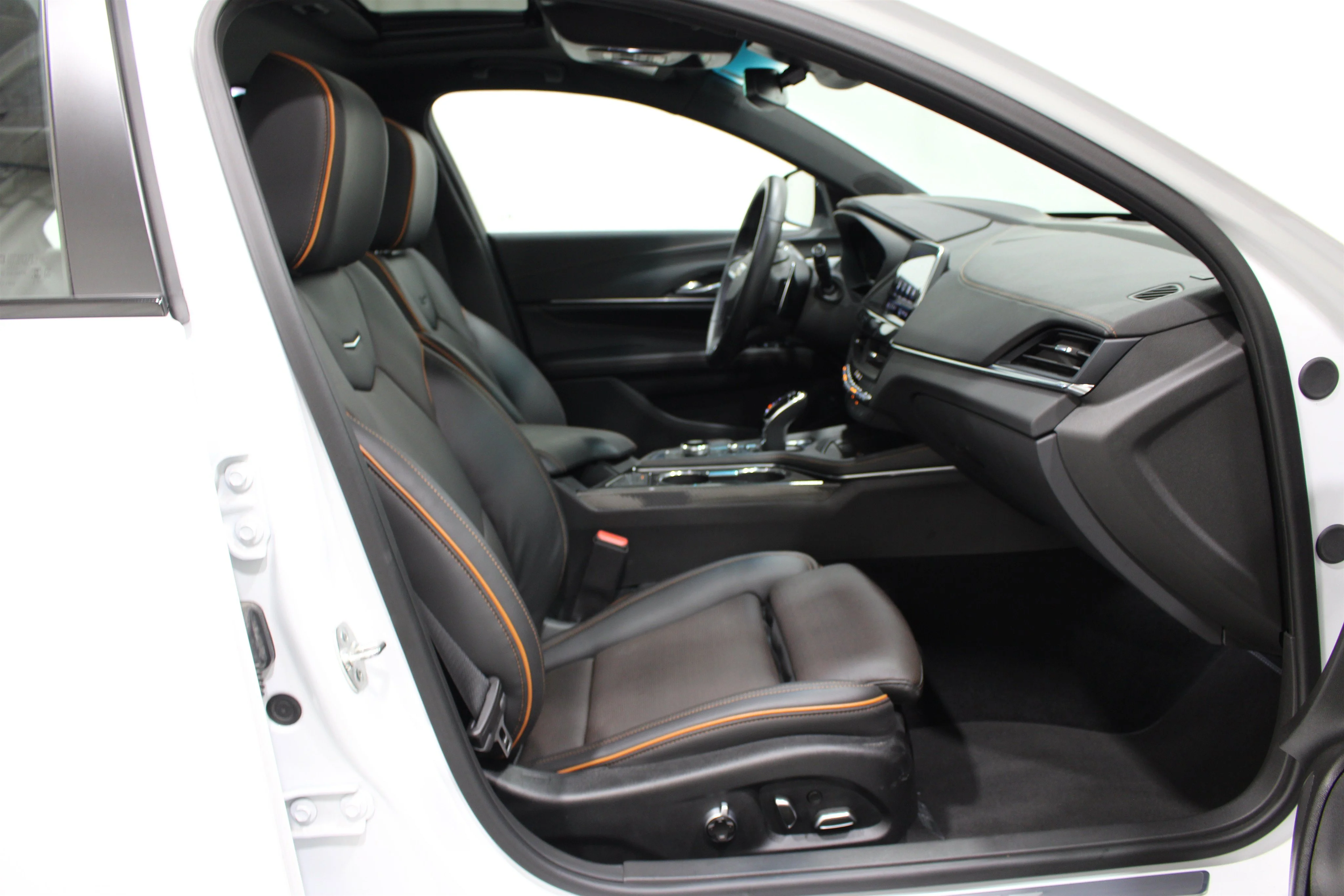 2025 Cadillac CT4 V-Series - Photo 25