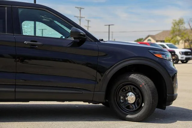New 2026  Ford 4DR AWD POLICE image 5