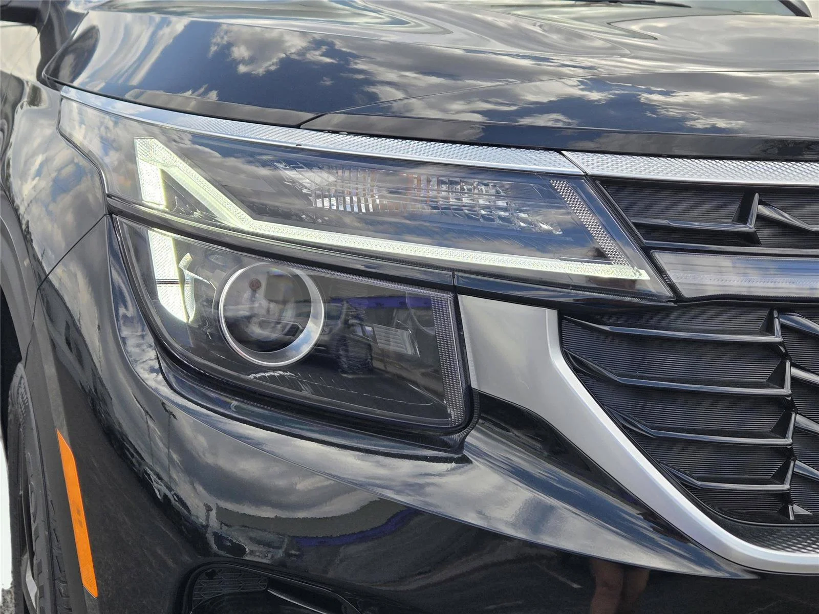 New 2026 Fusion Black Kia EX image 4