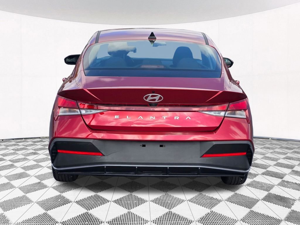 2024 Hyundai Elantra SEL - Photo 19