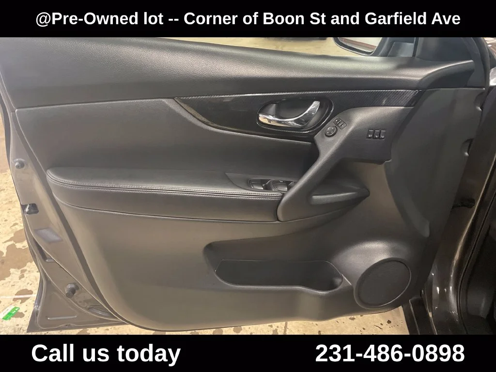 Used 2019 Gray Nissan SL image 16
