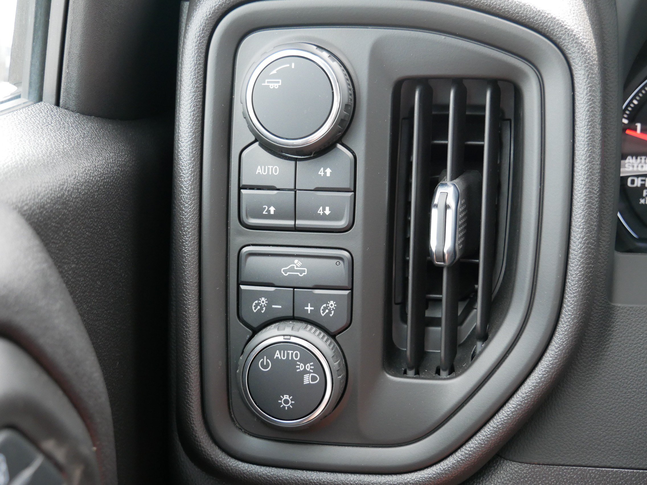 2024 Chevrolet Silverado 1500 Custom - Photo 24