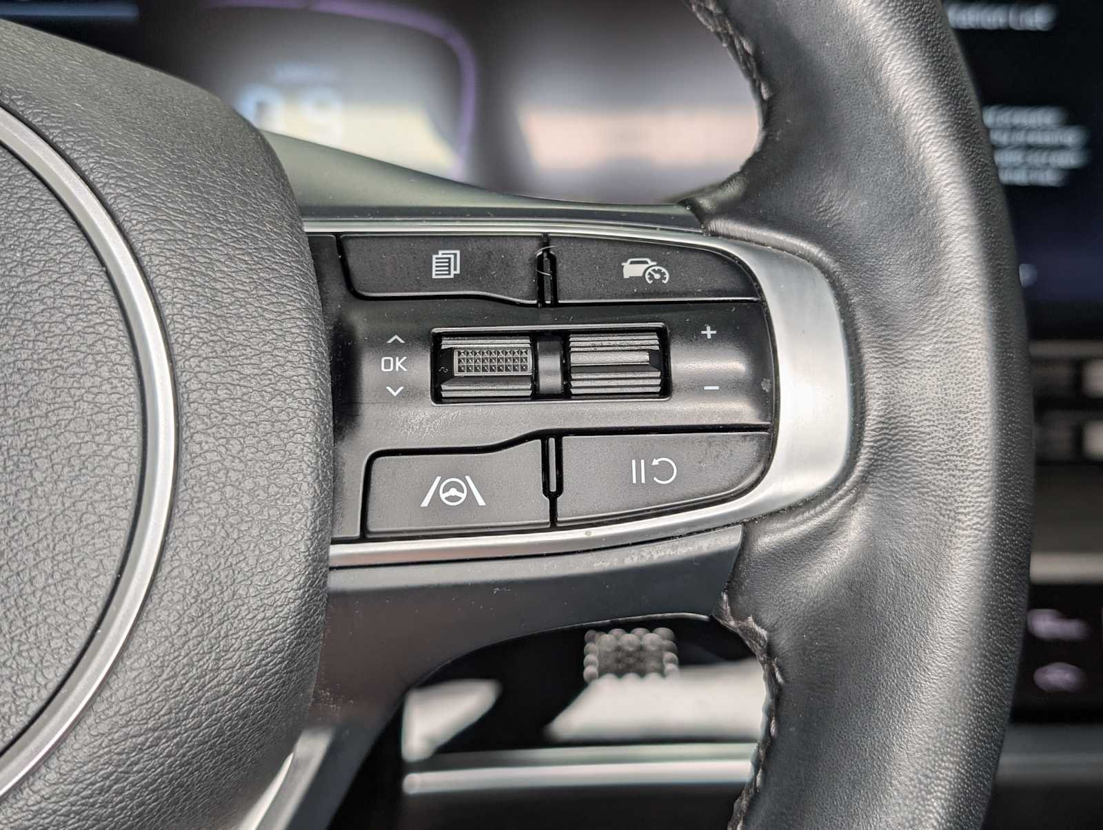 Used 2024 Jungle Green Kia X-Line image 37