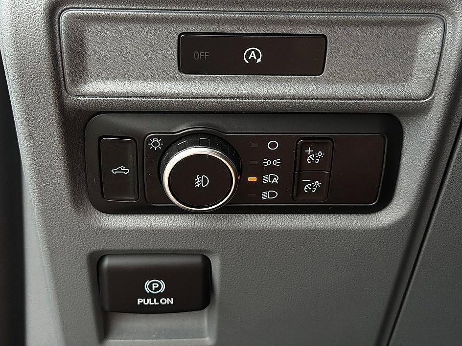 Used 2025 Silver Metallic Ford XLT image 22